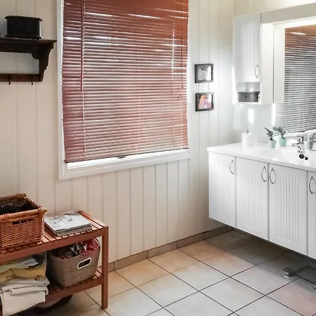 Beautiful In With Wifi Holiday home